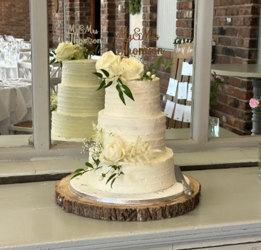 Art In Cakes Lostock Gralam Northwich Cheshire Bespoke Wedding Cake Designer