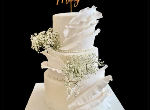 Art In Cakes Lostock Gralam Northwich Cheshire Bespoke Wedding Cake Designer