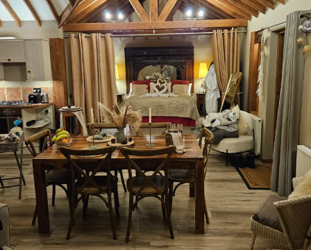 The Love Shack Knutsford Cheshire Intimate Rustic Micro Wedding Venue